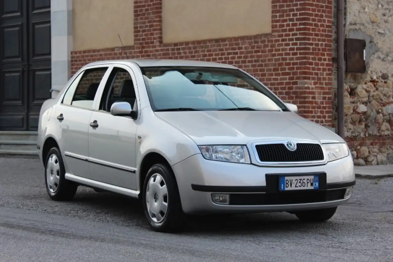 Skoda Fabia BENZINA POCHISSIMI KM PROPRIETARIO DEL 1940 TENUTA IN MANIERA ESEMPLARE — photo 1 of 25
