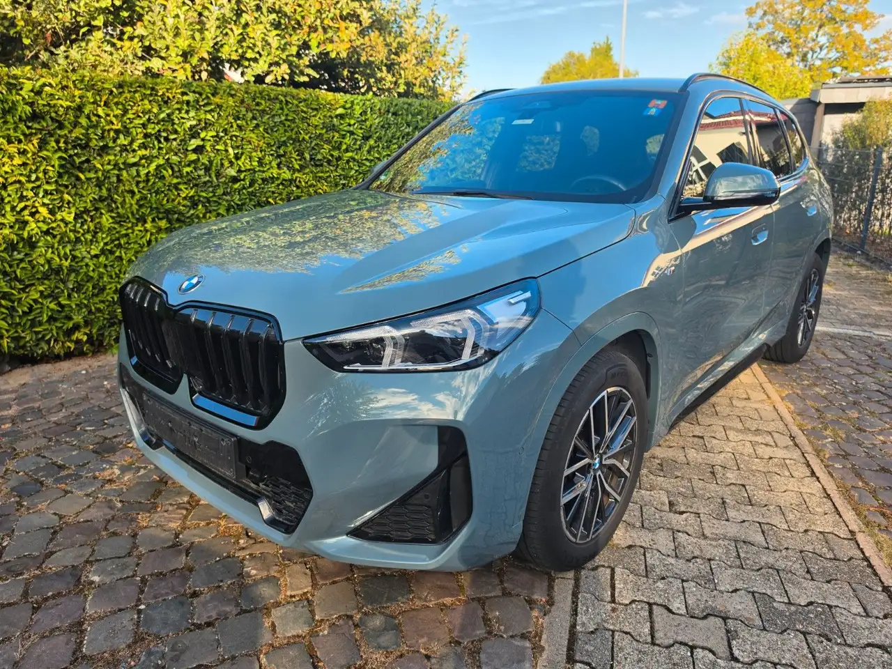 BMW X1 sDrive 18d M Sport Leder Harman A-LED Kamera — photo 1 of 25