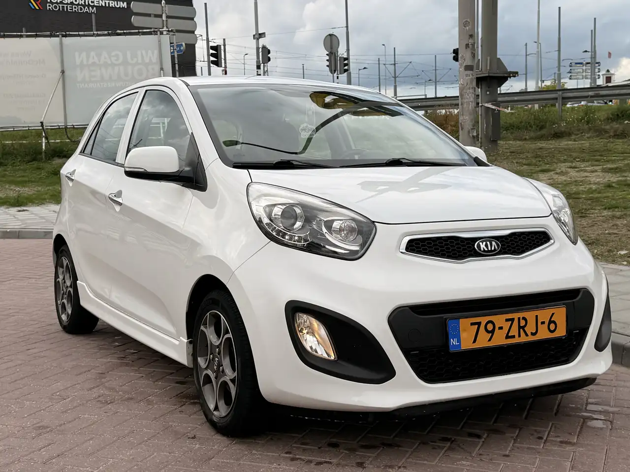 Kia Picanto 1.0 CVVT Design Edition — photo 1 of 20