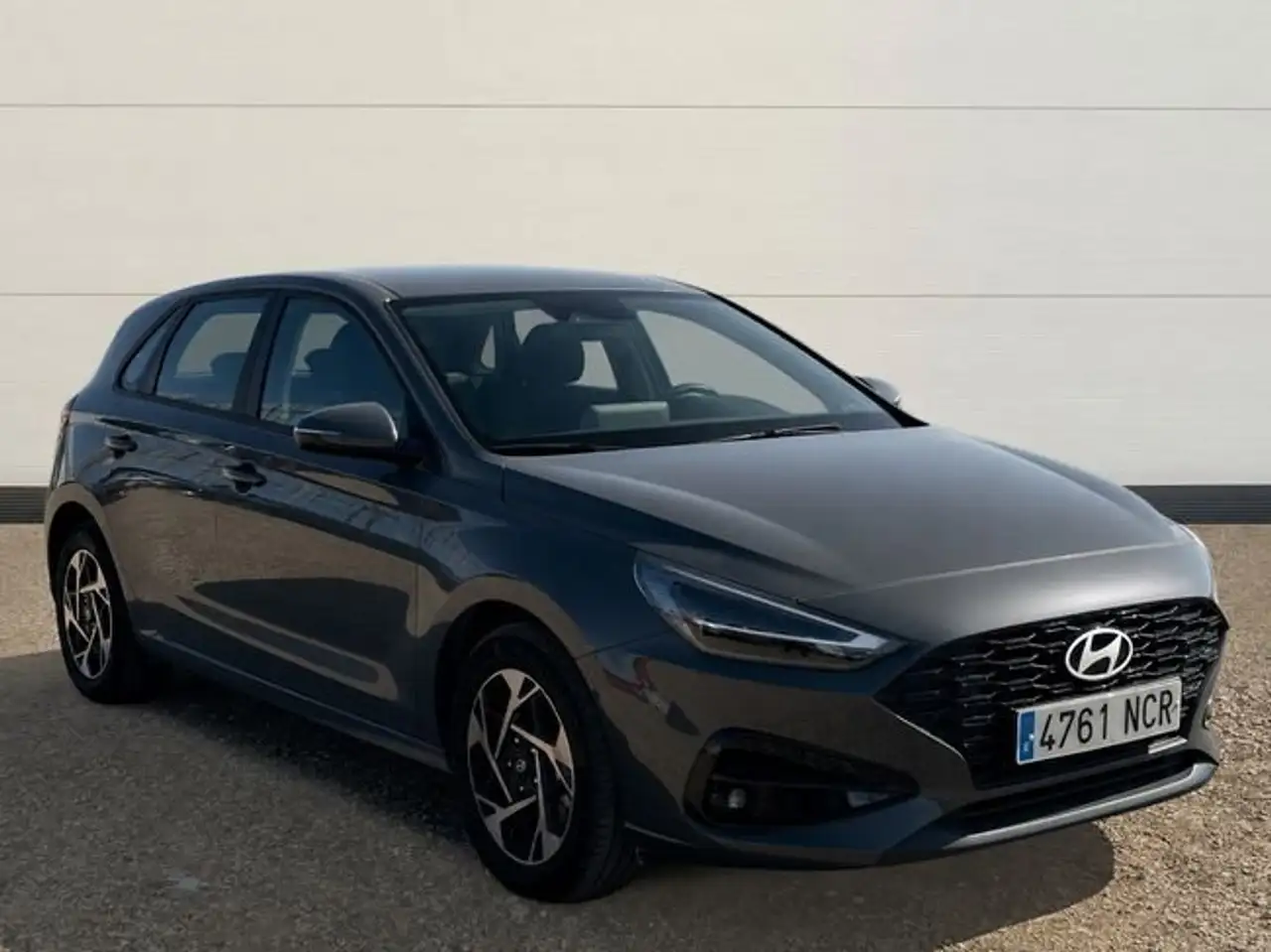 Hyundai i30 1.5 DPI Klass 96 — photo 1 of 10