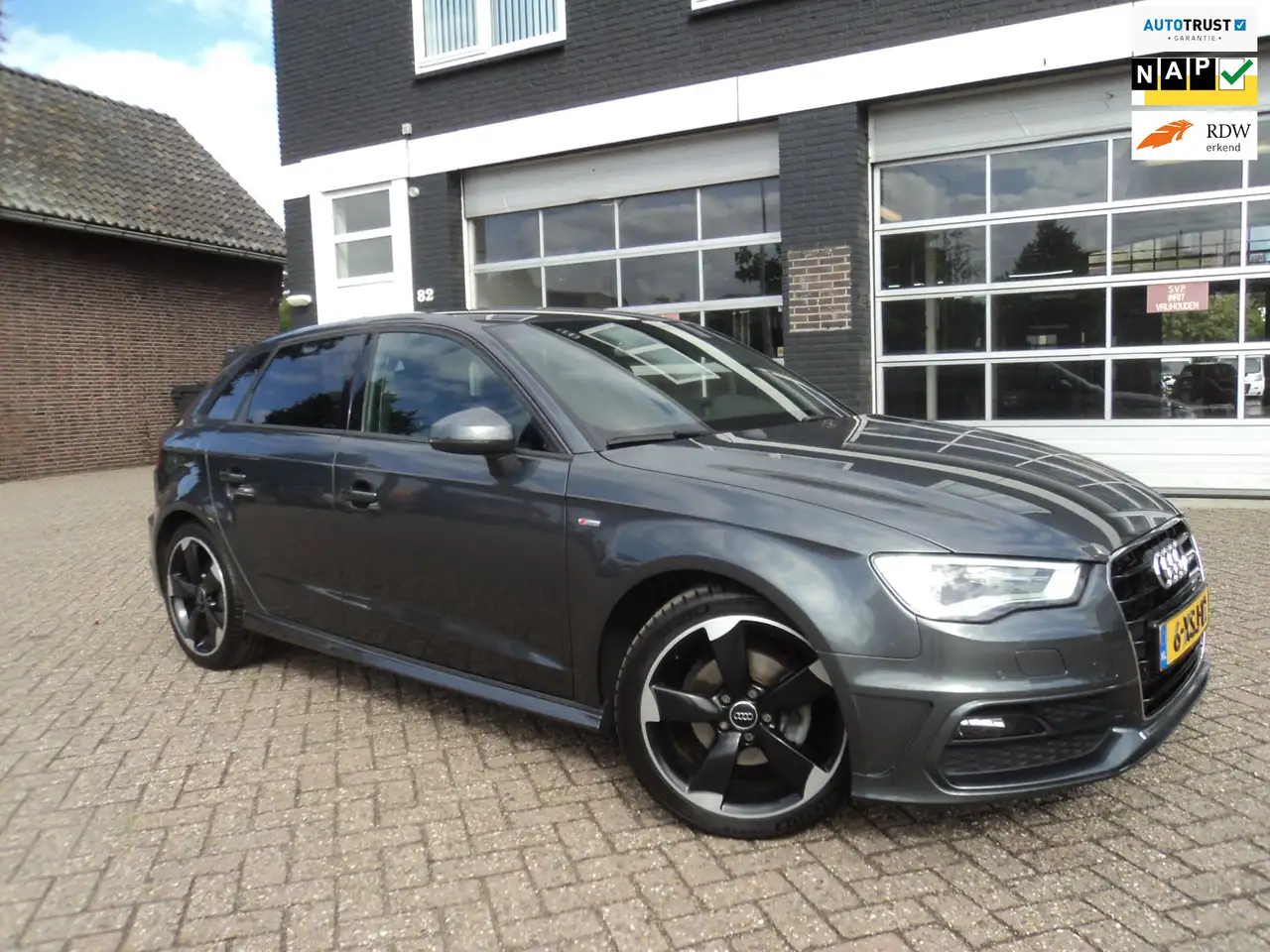 Audi A3 Sportback 1.4 TFSI CoD Ambition Pro Line S Automaa — photo 1 of 30