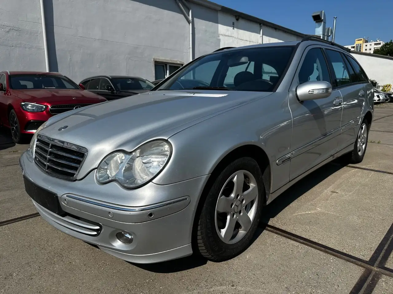 Mercedes-Benz C 200 Kompressor, Aut., PDC, Schiebedach, AHK — photo 1 of 39