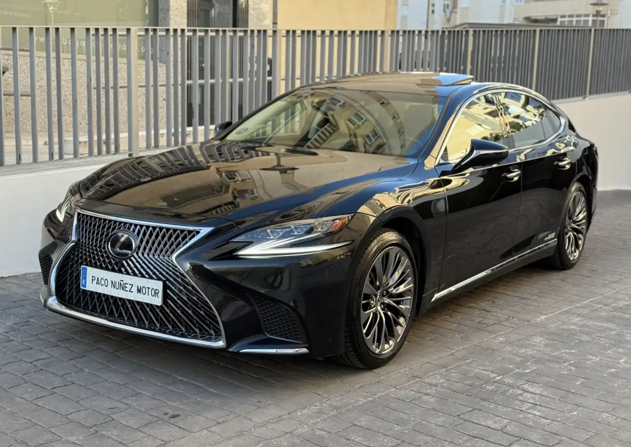 Lexus LS 500 500h Executive AWD — photo 1 of 40
