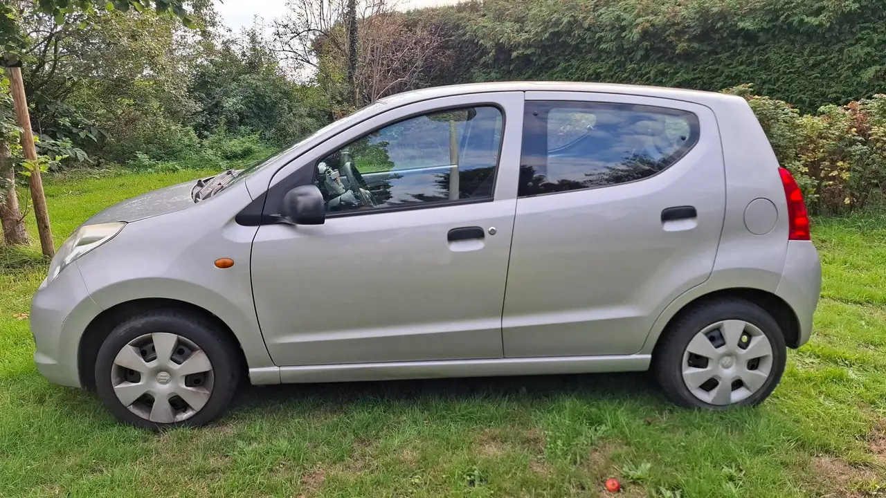Suzuki Alto Alto 1.0 Comfort Plus — photo 1 of 13