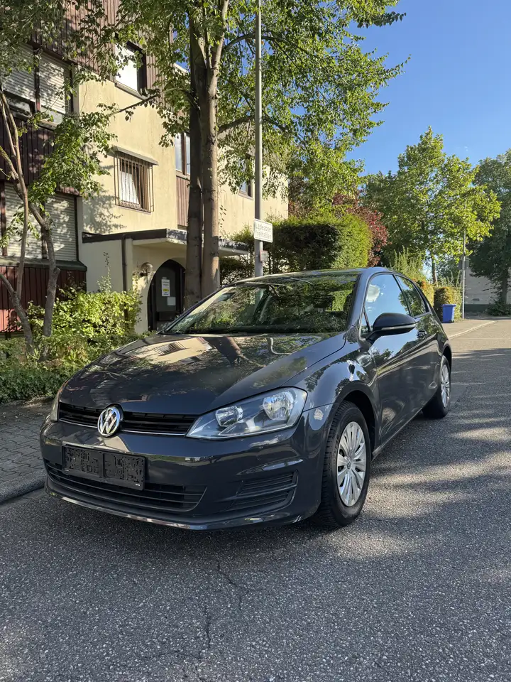 Volkswagen Golf VII 1.2 TSI 1.Hand Scheckheftgepflegt Parkpilot — photo 1 of 15
