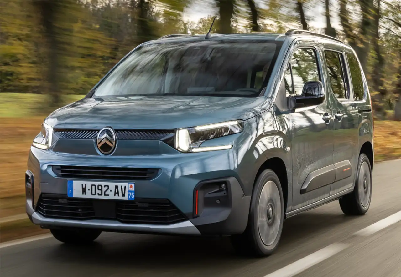 Citroen Berlingo BlueHDi S&S Talla XL Shine 130 — photo 1 of 26