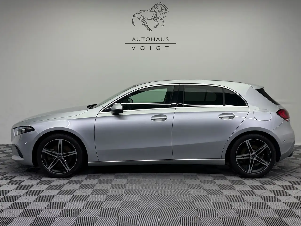 Mercedes-Benz A 220 4Matic|ACC|LED|Business|2.Hand|Keyless-Go| — photo 1 of 40