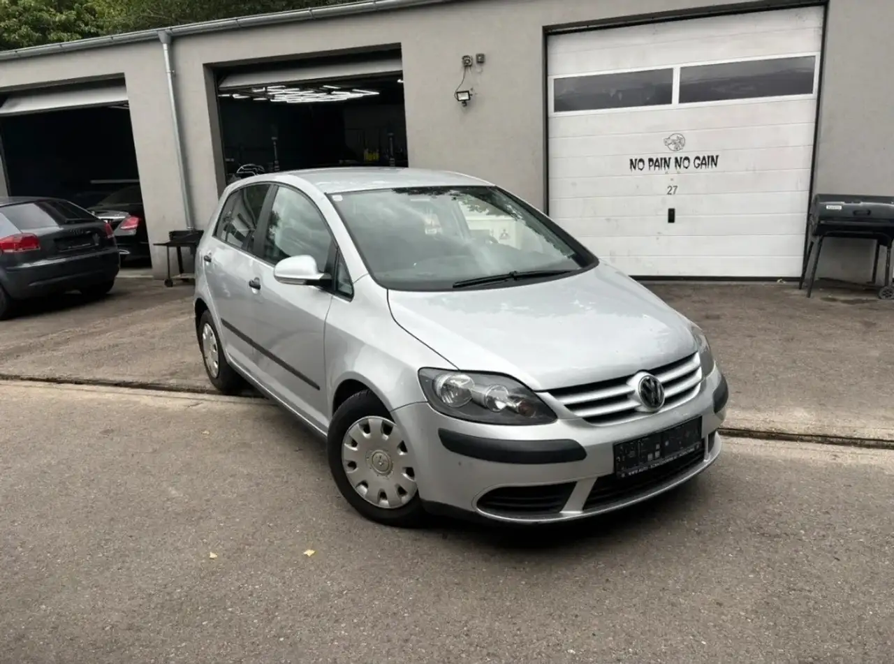 Volkswagen Golf Plus Trendline 1,9 TDI — photo 1 of 10