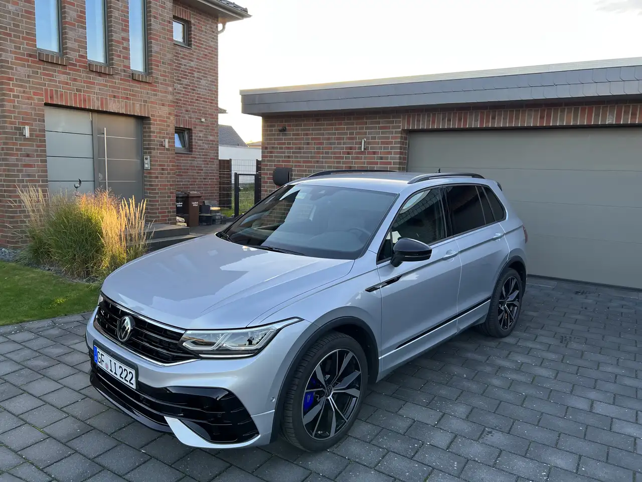 Volkswagen Tiguan 2.0 TSI 4Motion OPF DSG R*Scheckheft*Garantie*TOP — photo 1 of 16
