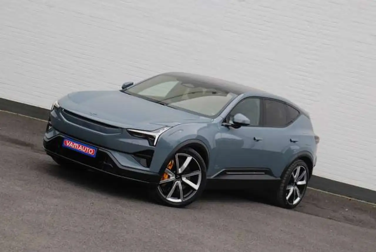 Polestar 3 Long range Dual motor 111kWh -Plus&Pilot/NappaZinc — photo 1 of 14