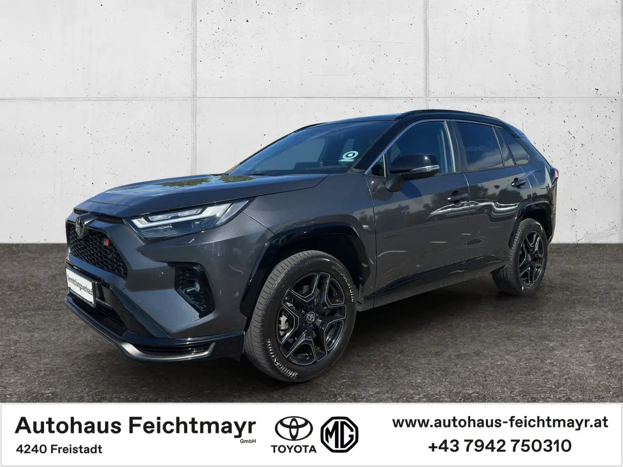 Toyota RAV 4 Plug-In 2,5 VVT-i AWD-i GR-Sport 5t. — photo 1 of 11