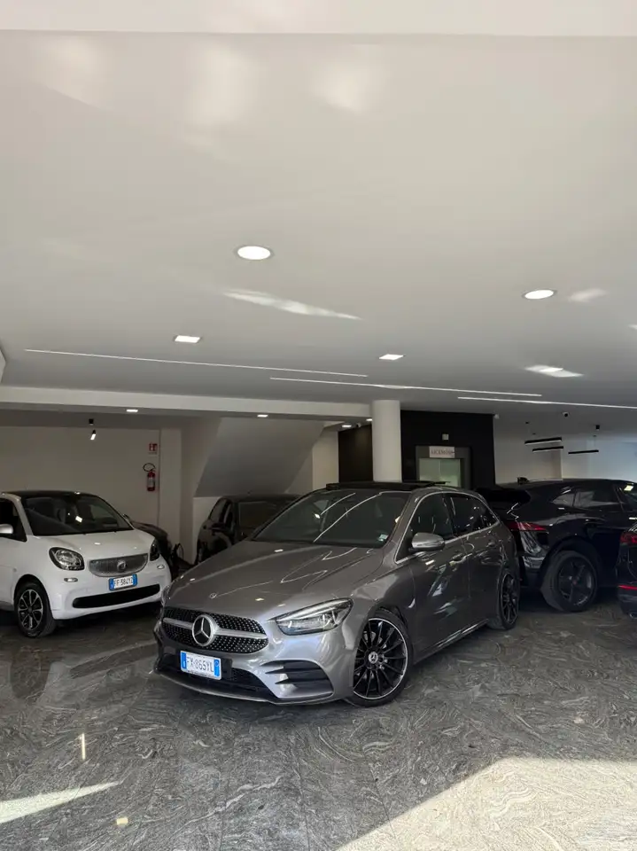 Mercedes-Benz B 200 B 200 d Automatic Premium — photo 1 of 15