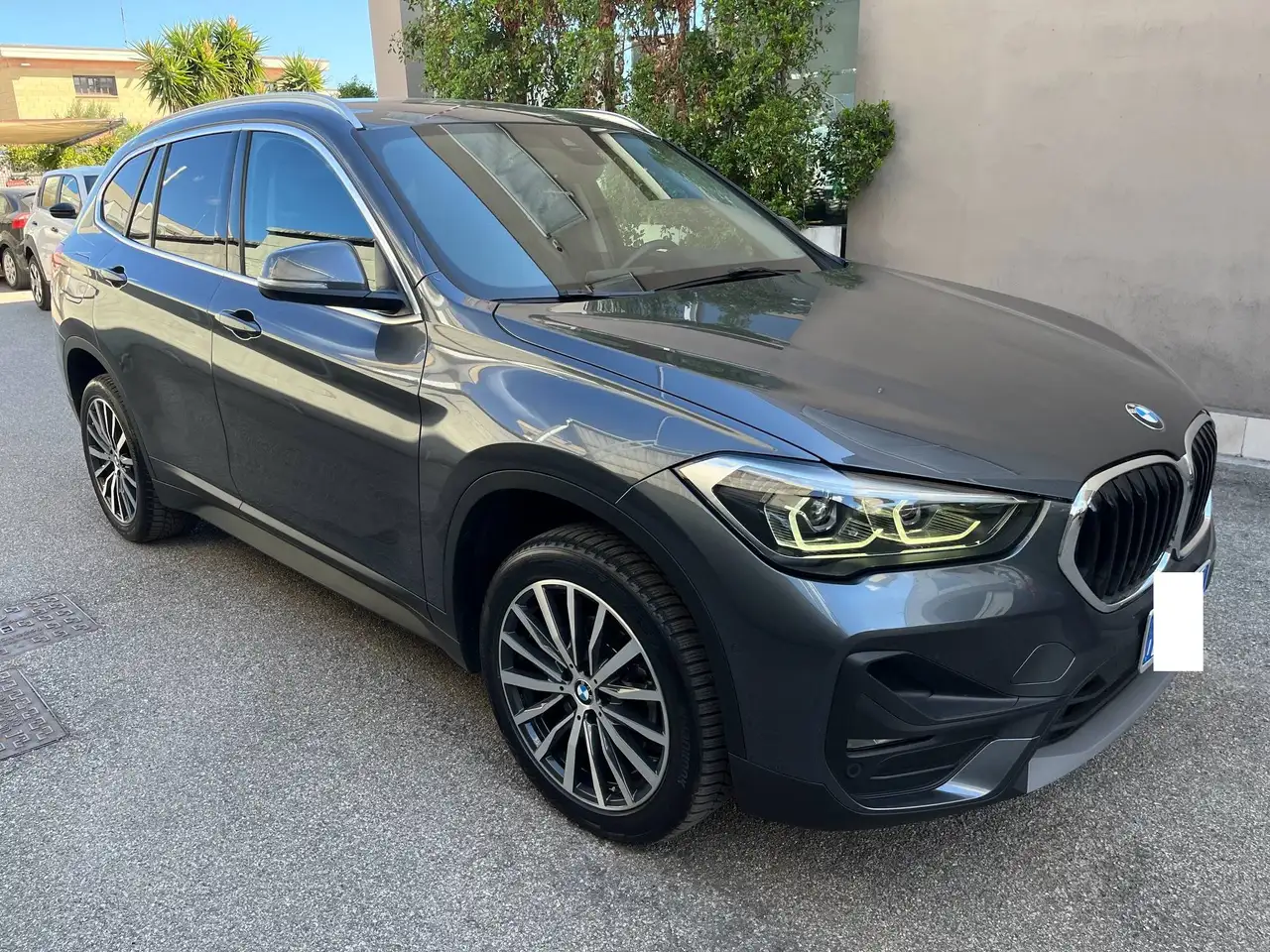 BMW X1 sdrive16d Business Advantage auto LED/PELLE/NAVI — photo 1 of 15
