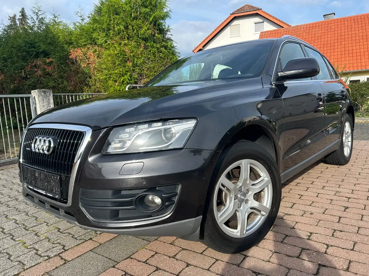Audi Q5 3.2 FSI*Quattro*Navi*Xenon*Leder*AHK* — photo 1 of 15