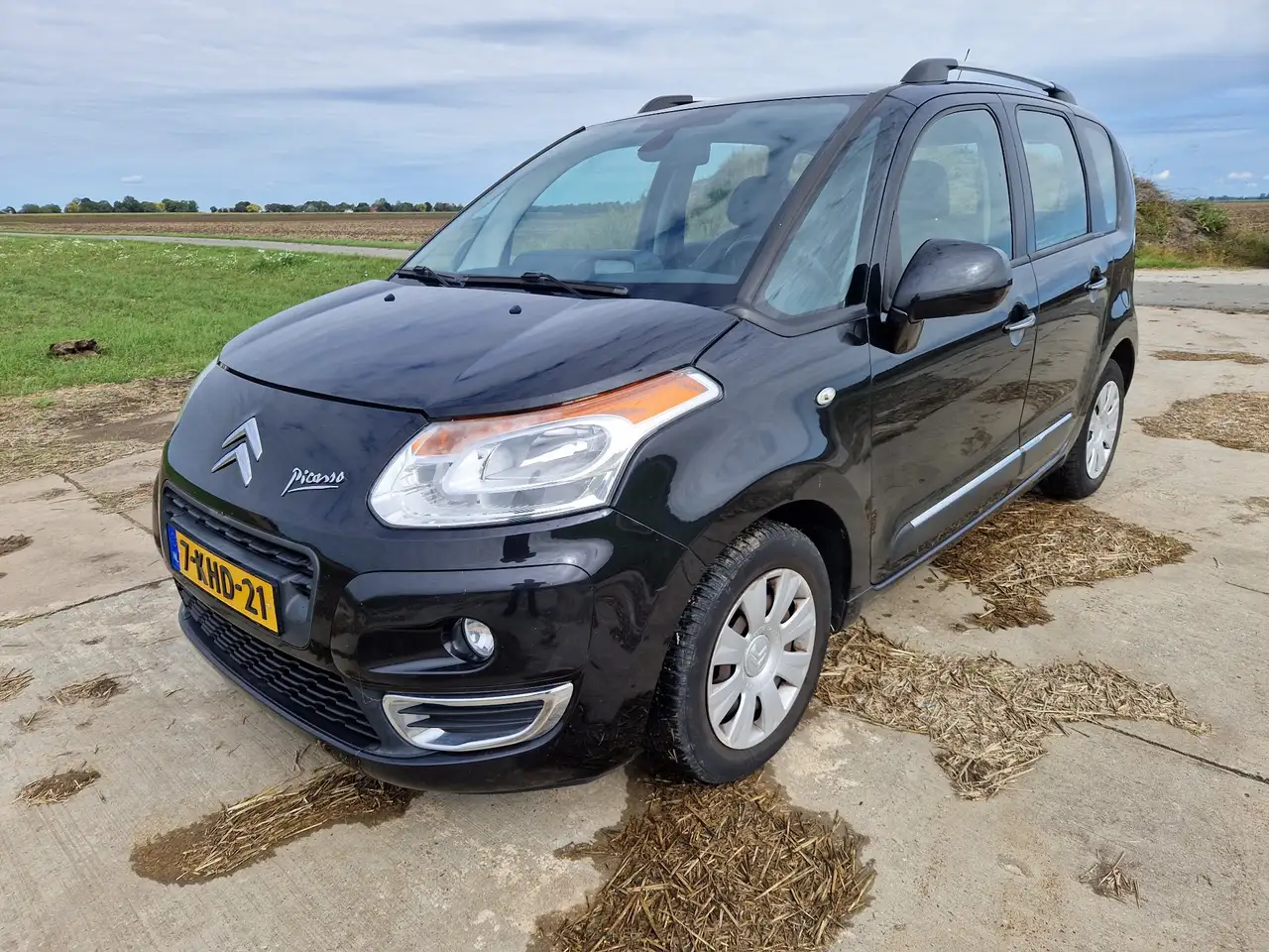 Citroen C3 Picasso 1.4 VTi Exclusive van 2010 — photo 1 of 16