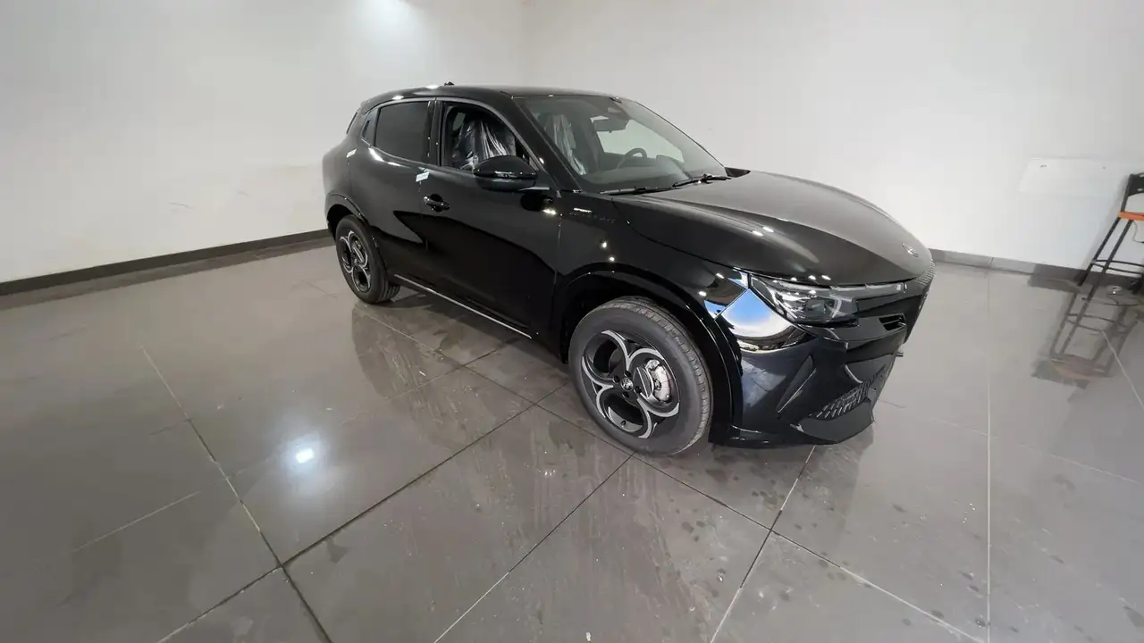 Alfa Romeo Junior Junior 1.2 ibrida Sport Speciale 145cv e — photo 1 of 15