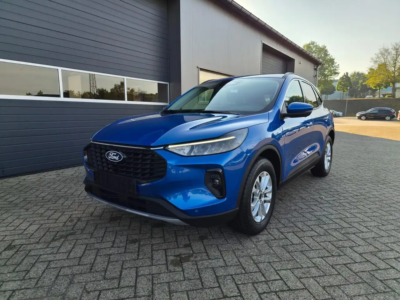 Ford Kuga Titanium 243PS PHEV Automatik Sitzheizung v+h L... — photo 1 of 28