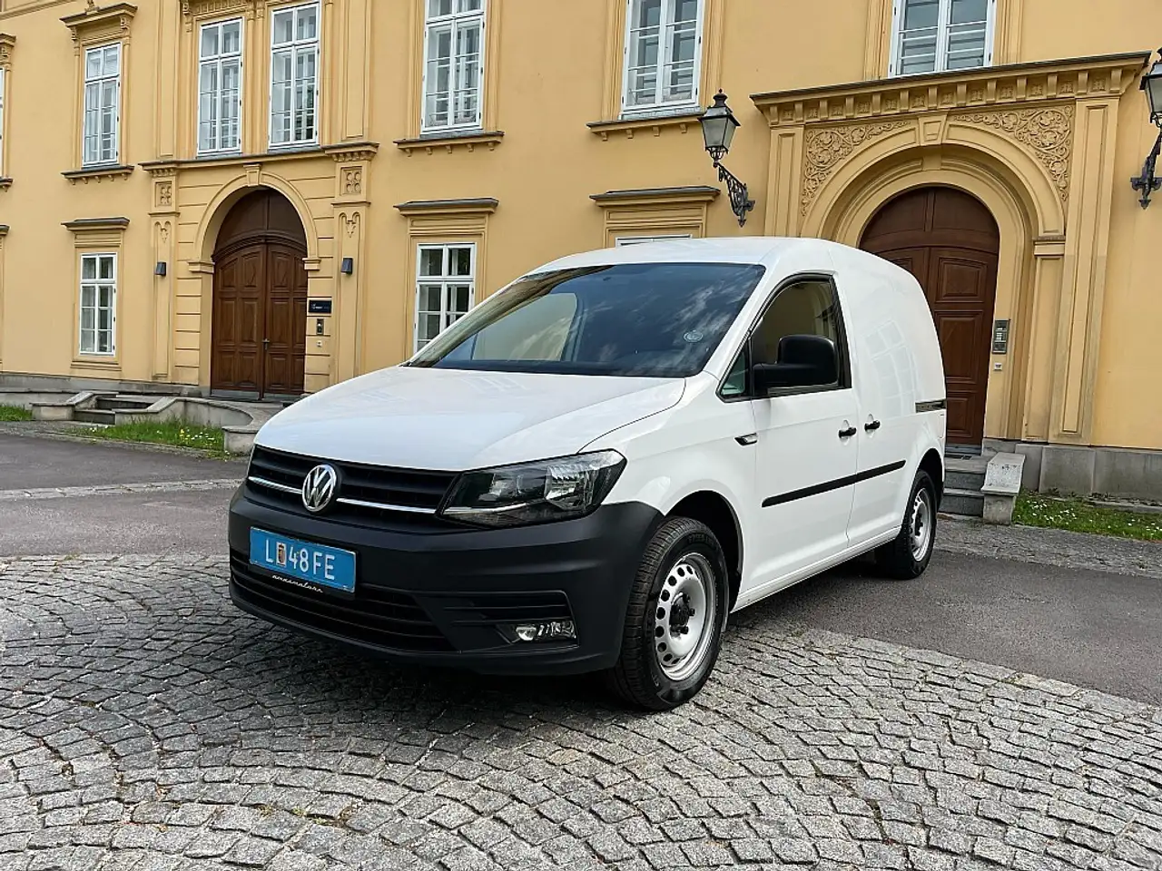 Volkswagen Caddy Kastenwagen Entry 2,0 TDI — photo 1 of 14