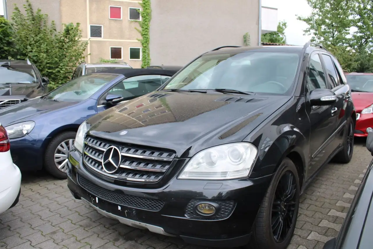 Mercedes-Benz ML 320 CDI 4Matic*LEDER*NAVI*XENON*GUTER ZUSTAND — photo 1 of 23