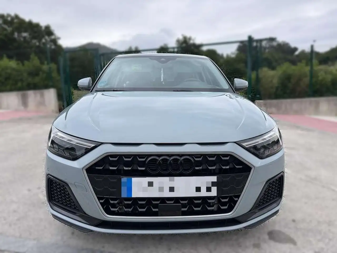 Audi A1 Sportback 30 TFSI Black line — photo 1 of 23