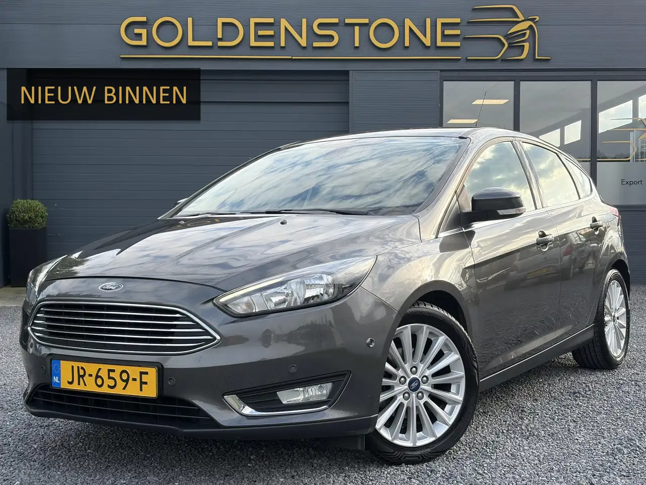 Ford Focus 1.0 Titanium ✓125pk✓2e Eigenaar✓Navi✓Trekhaak✓6 Ba — photo 1 of 40