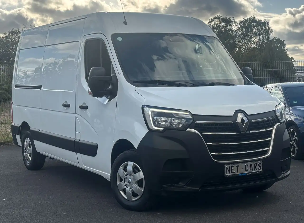 Renault Master Kasten L2H2 Klima*Navi*PDC*LED*AHK*Kamera — photo 1 of 26