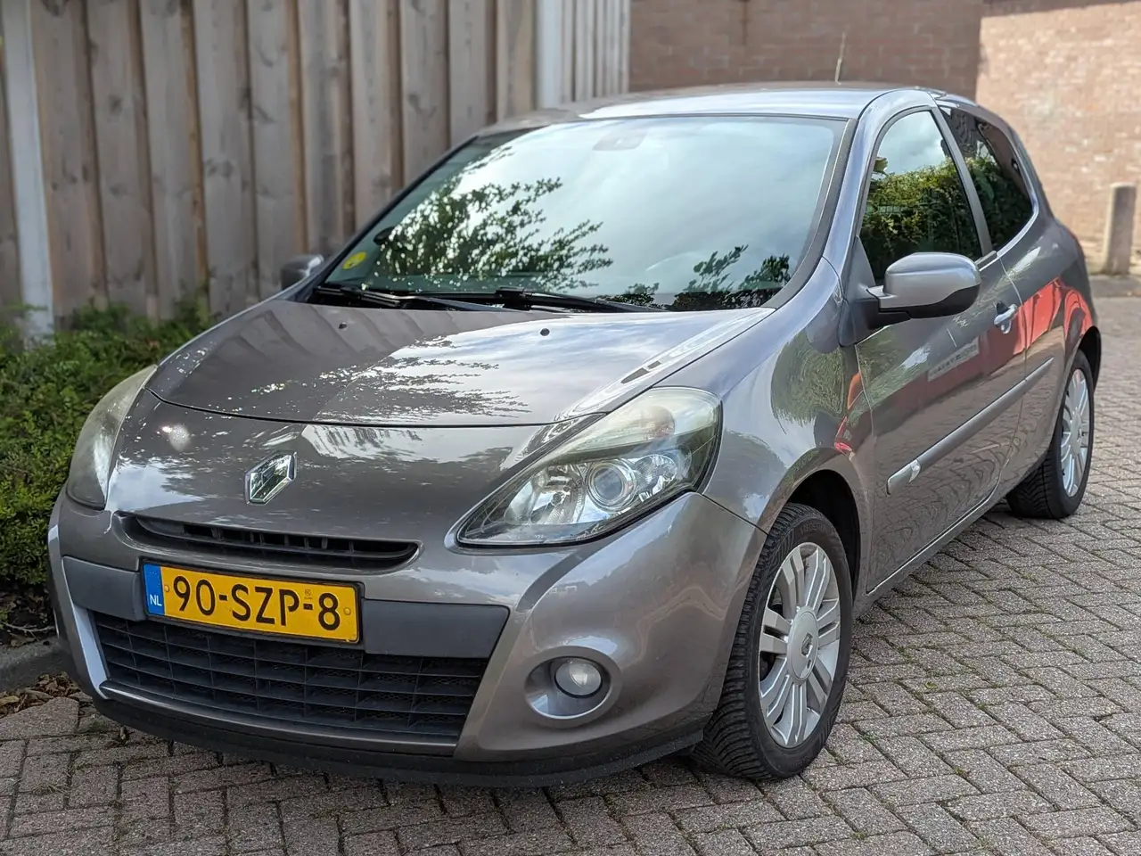 Renault Clio 1.5 dCi Night & Day — photo 1 of 18