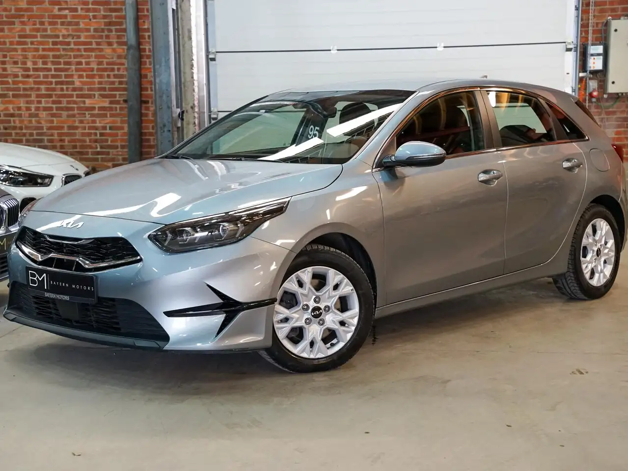 Kia Ceed / cee'd 1.0 Benzine Navi CarPlay Camera EURO 6d Garantie — photo 1 of 15