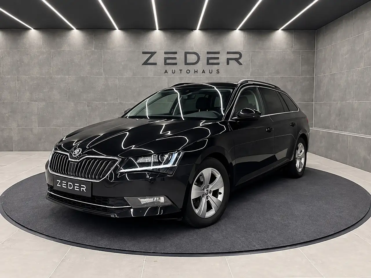 Skoda Superb Combi 2.0 TDI DSG Ambition|ACC|NAVI|KAMERA|SITZHZG — photo 1 of 23