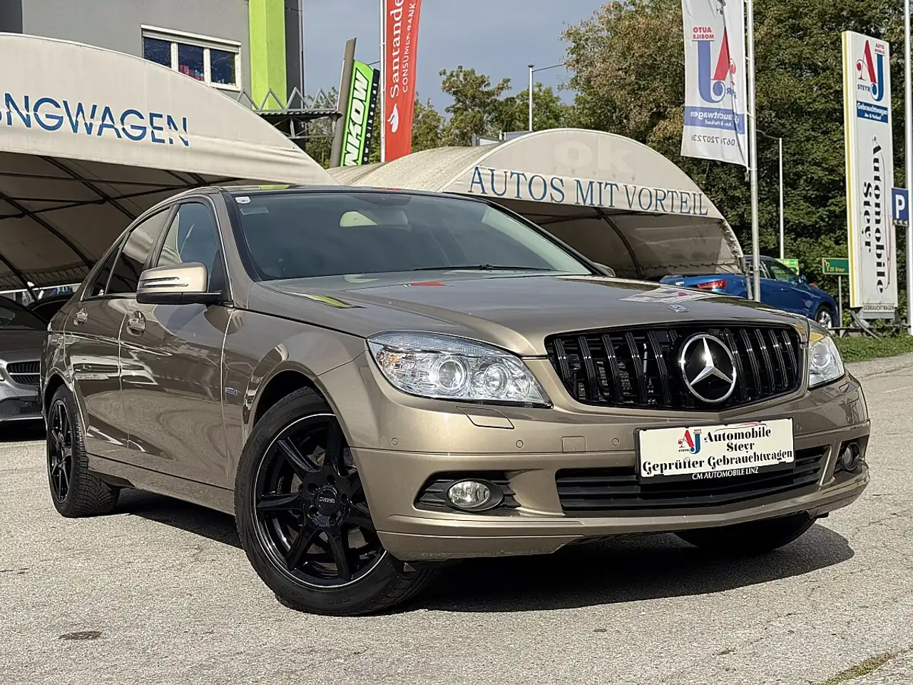 Mercedes-Benz C 180 CGI Classic BlueEfficiency Aut.+TEMPOMAT+Sitzhe... — photo 1 of 29