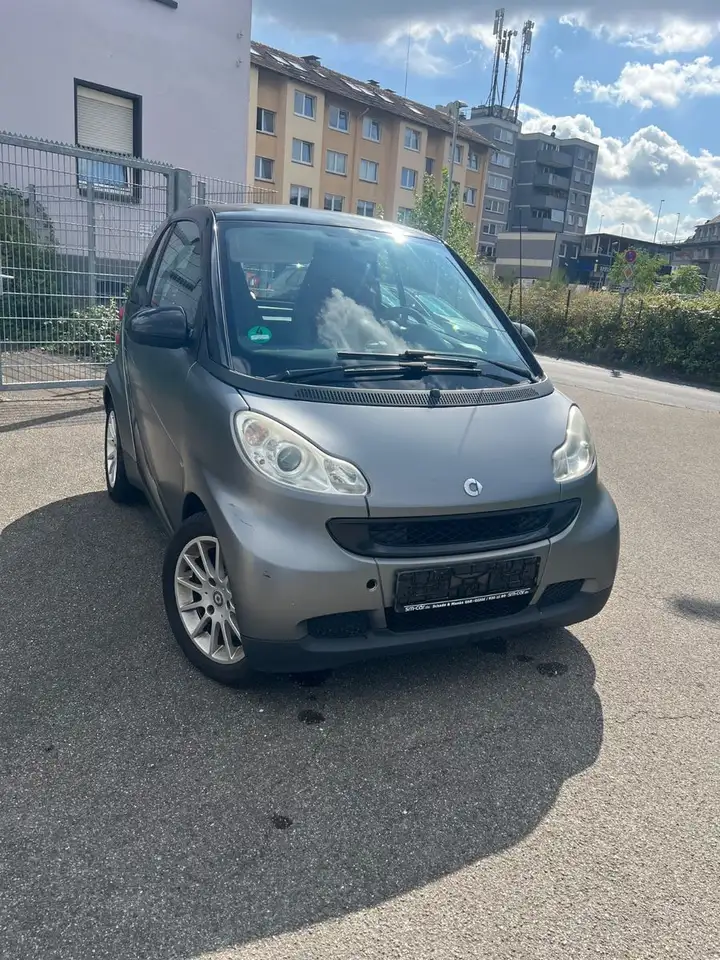 smart forTwo fortwo coupe — photo 1 of 9