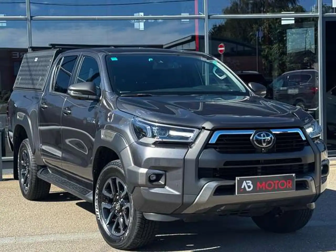 Toyota Hilux 2.8D-4D INVINCIBLE AUTO 4WD 204CV CAMERA 360 1ER PROPRIETAIRE HARDTOP ALUCAB TVA DEDUCTIBLE — photo 1 of 37