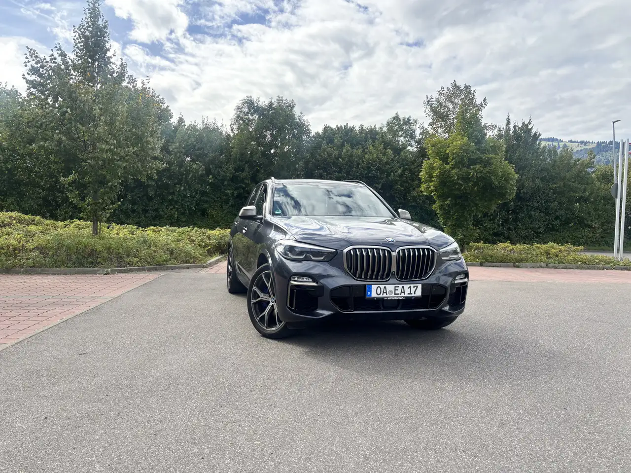 BMW X5 M M50 d — photo 1 of 12