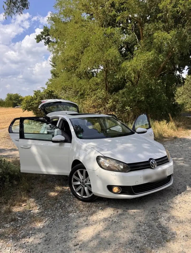 Volkswagen Golf 1.4 TSI DSG Highline — photo 1 of 13