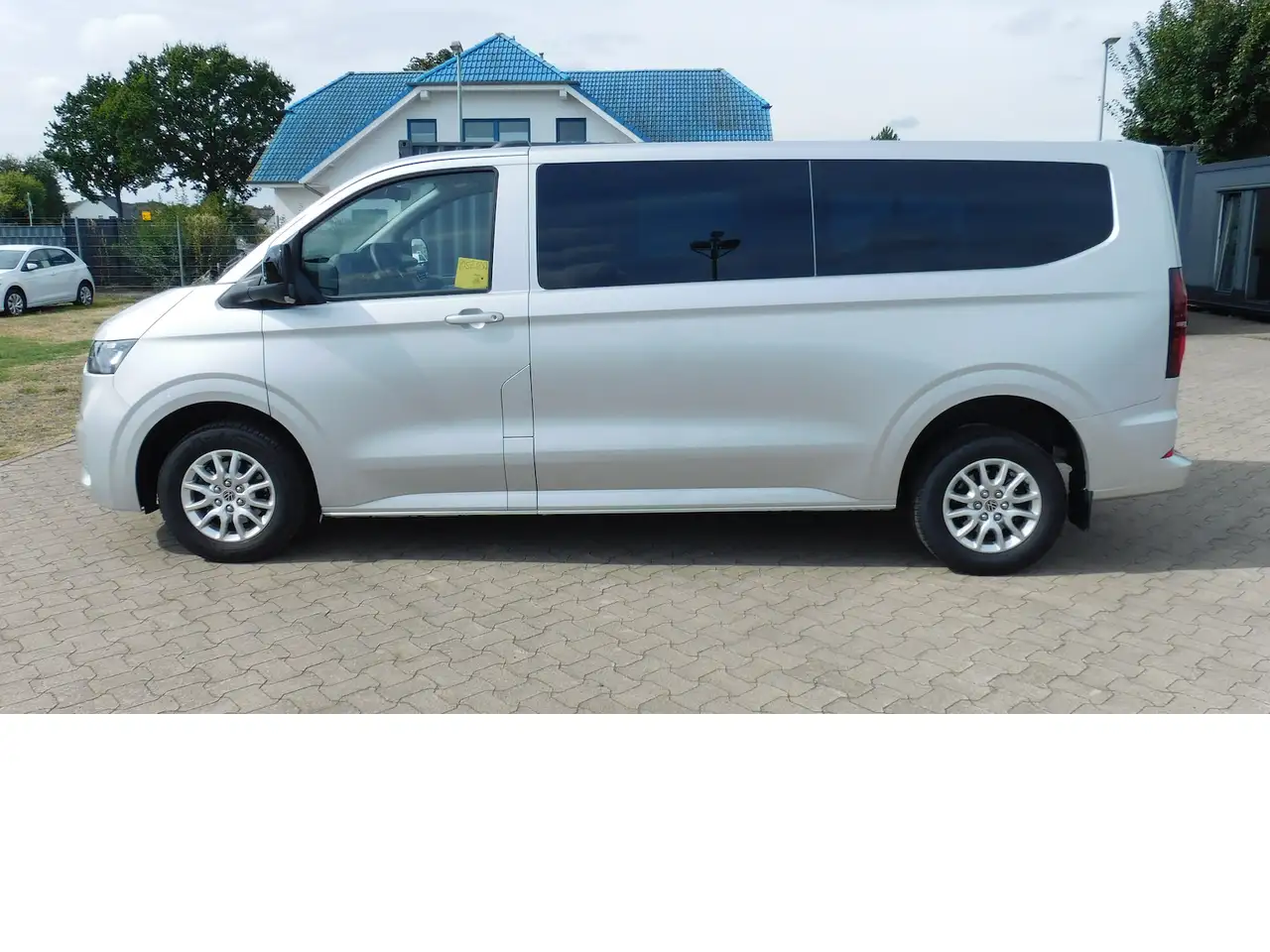 Volkswagen T7 Caravelle 2.0 Comf. 9 Sitze Lang TDI DSG Navi — photo 1 of 24