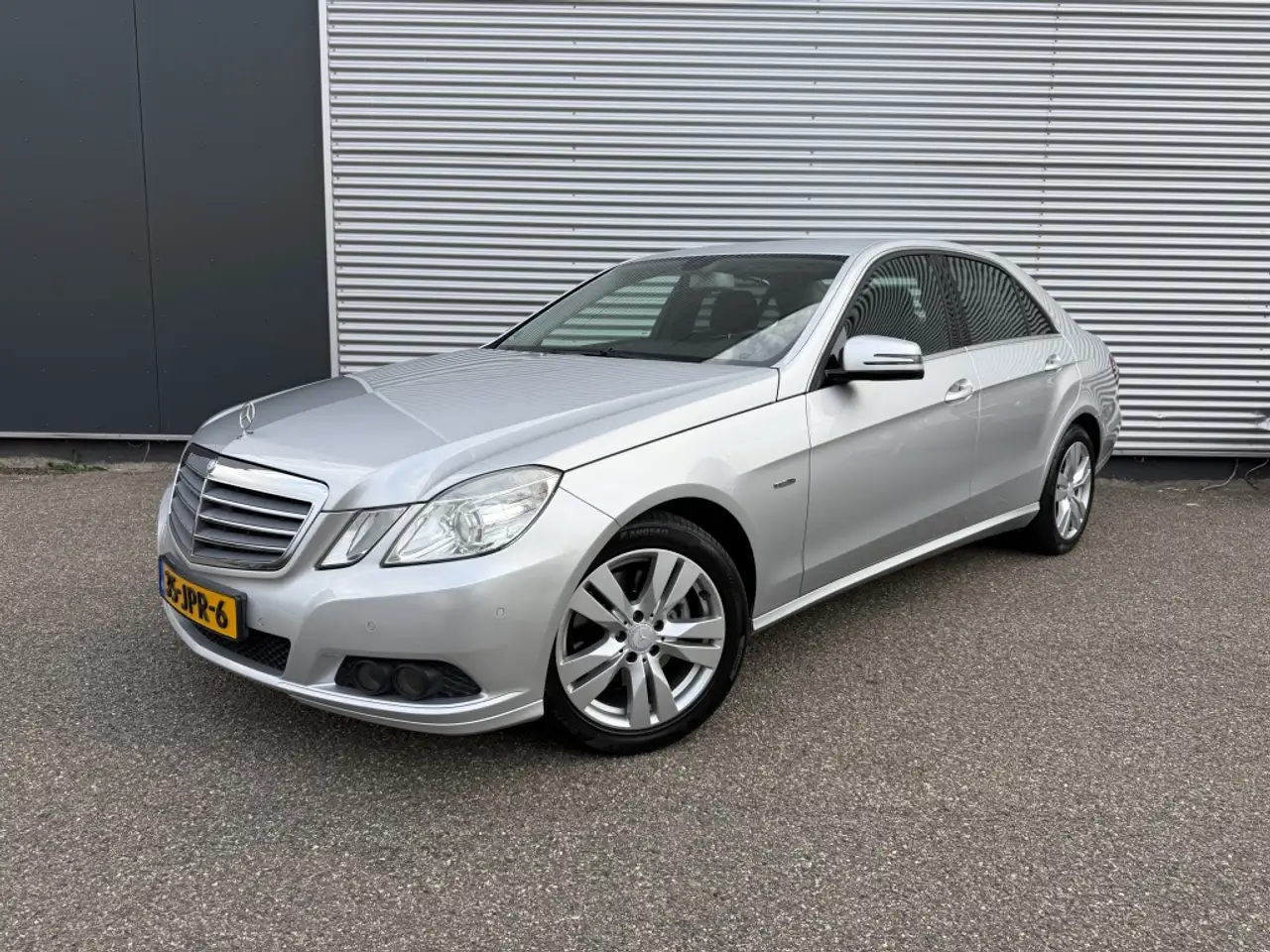 Mercedes-Benz E 350 CGI Automaat NAP Harman Kardon Camera Trekhaak — photo 1 of 33