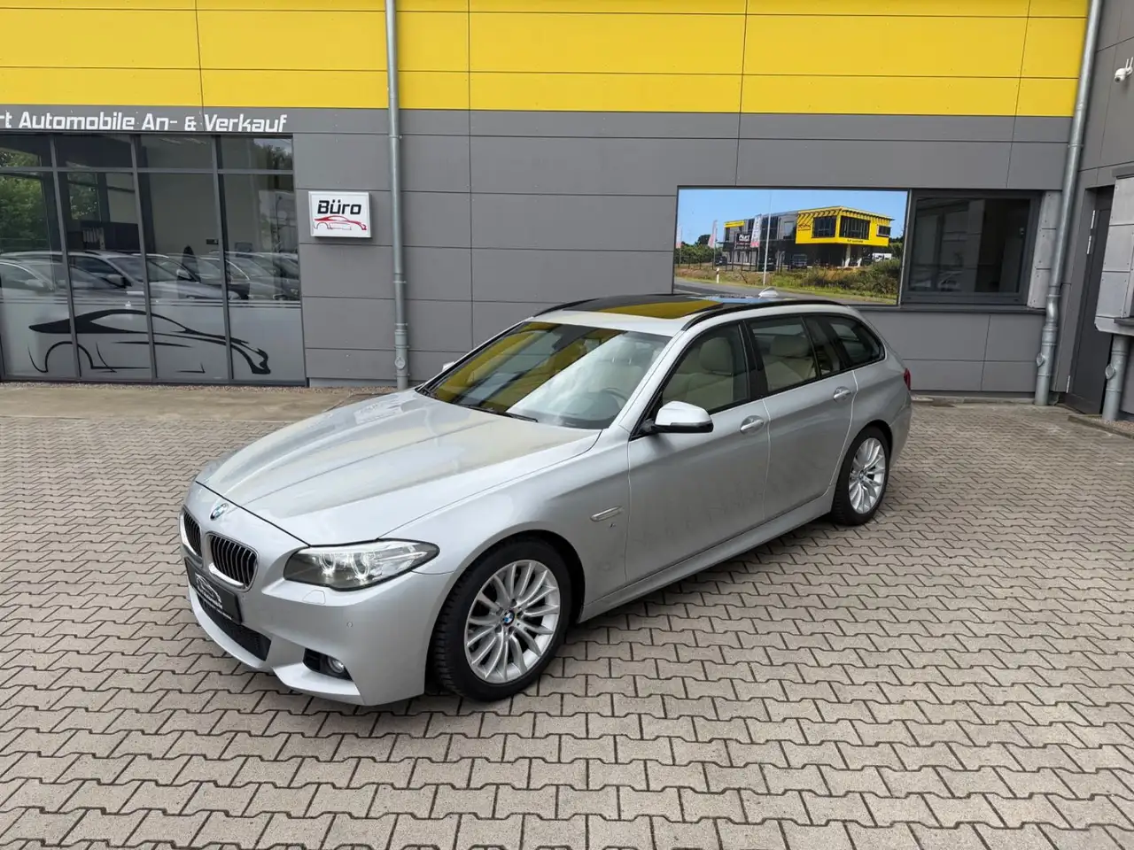 BMW 530 d Touring/M PAKET/LEDER/PANO/NAVI/KAMERA — photo 1 of 28