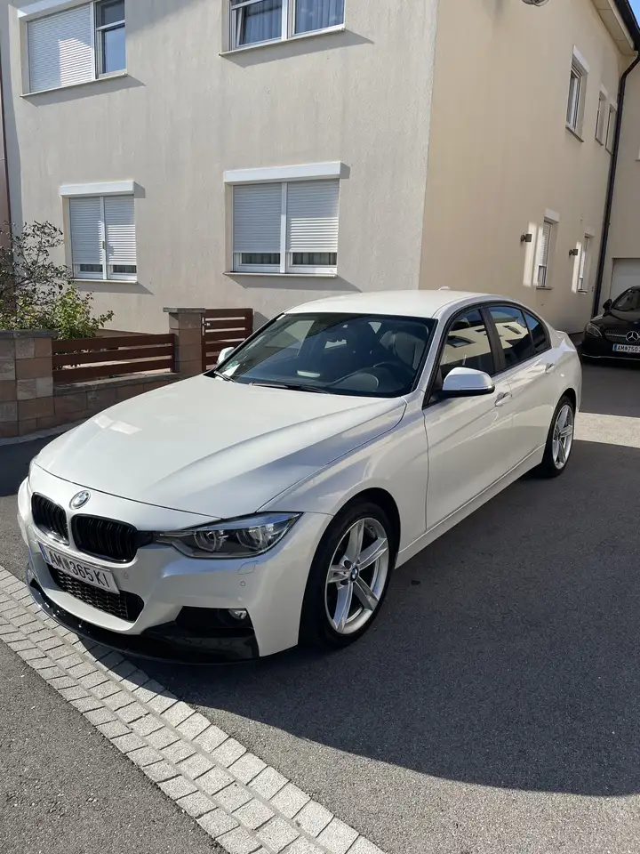 BMW 318 318d Sport Line Aut. — photo 1 of 8