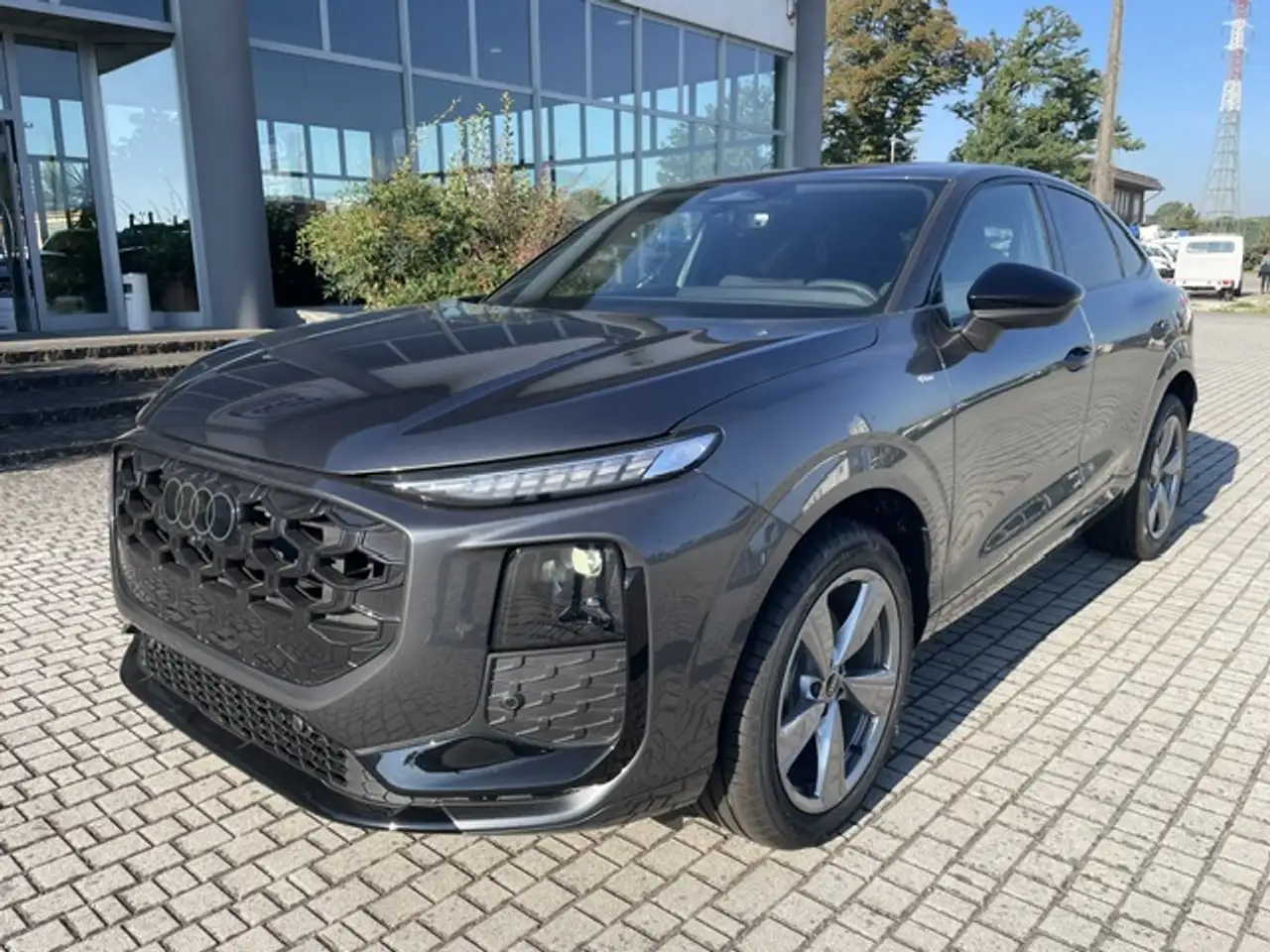 Audi Q3 SPB Sportback S Line Edition TFSI quattro S Tronic PREZZO REALE/VISIBILE IN SEDE/LOOK NERO/PACCHETTO LUCI PLUS — photo 1 of 15