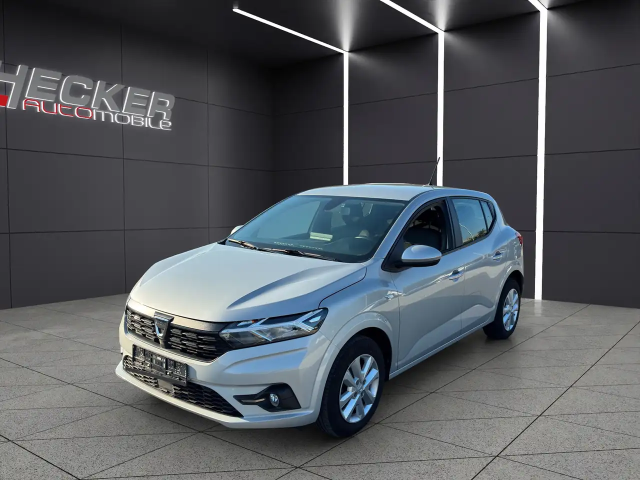 Dacia Sandero III 1.0 TCe 100 ECO-G Comfort — photo 1 of 16