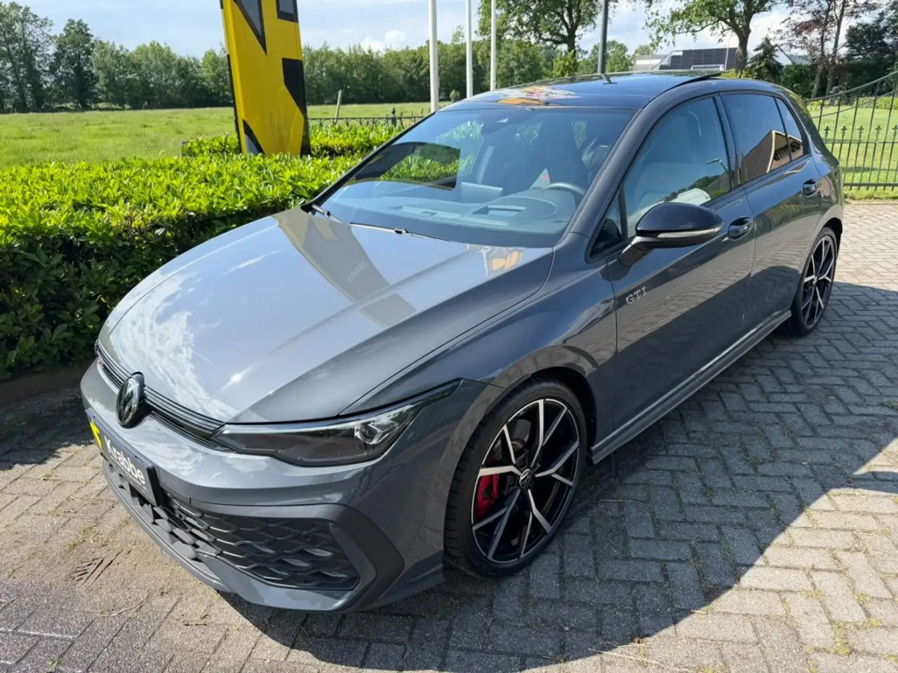 Volkswagen Golf GTI 2.0 TSI 195 kW Pano / IQ Light / H&K / DCC / Keyle — photo 1 of 33