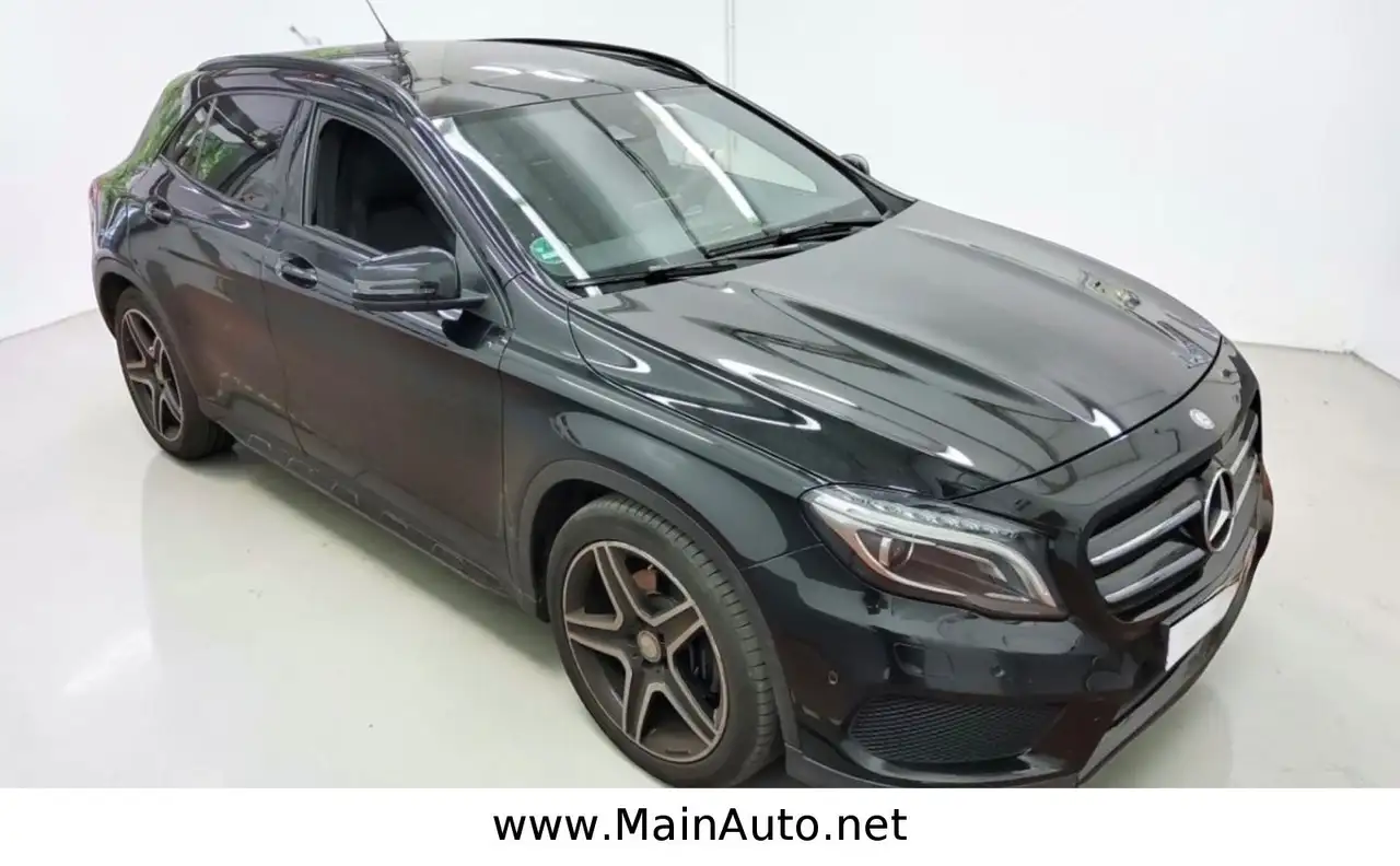 Mercedes-Benz GLA 250 7G AMG-Line/PANO/CAM/SPUR/Xenon/Ambiete — photo 1 of 6