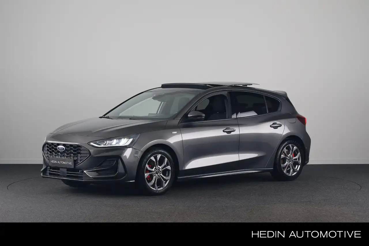 Ford Focus 1.0 EcoBoost Hybrid ST Line X | Pano | All season — photo 1 of 34