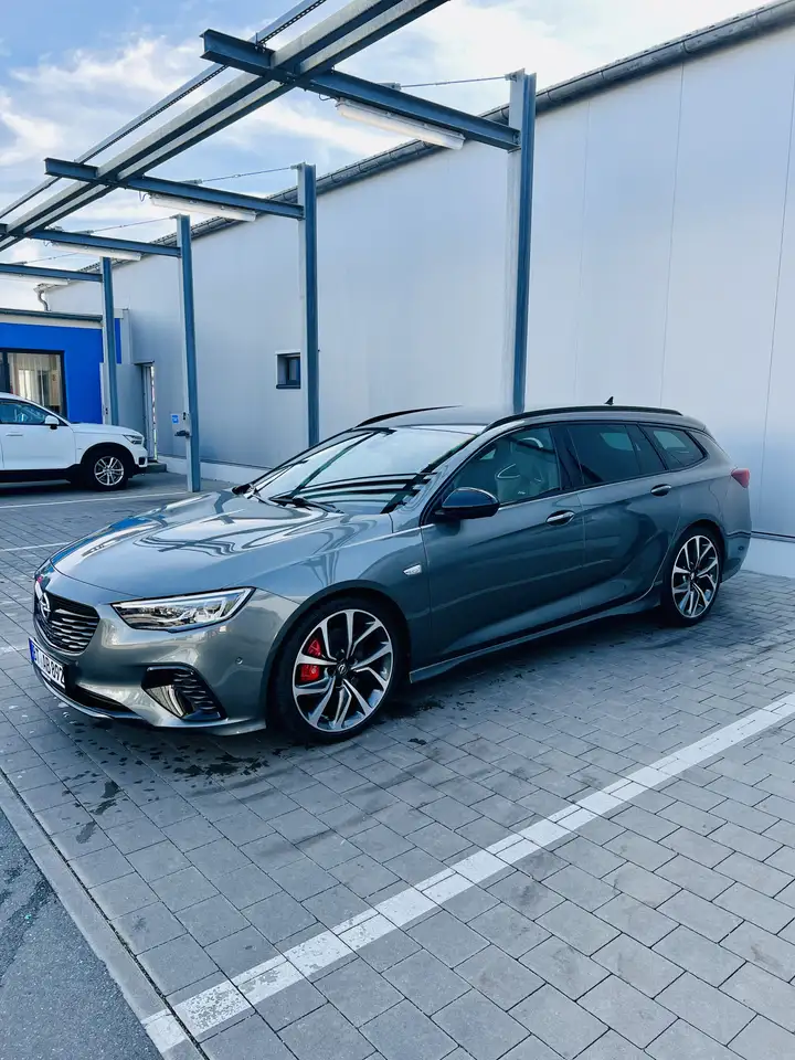 Opel Insignia GSi 4x4 EXLUSIVE — photo 1 of 19