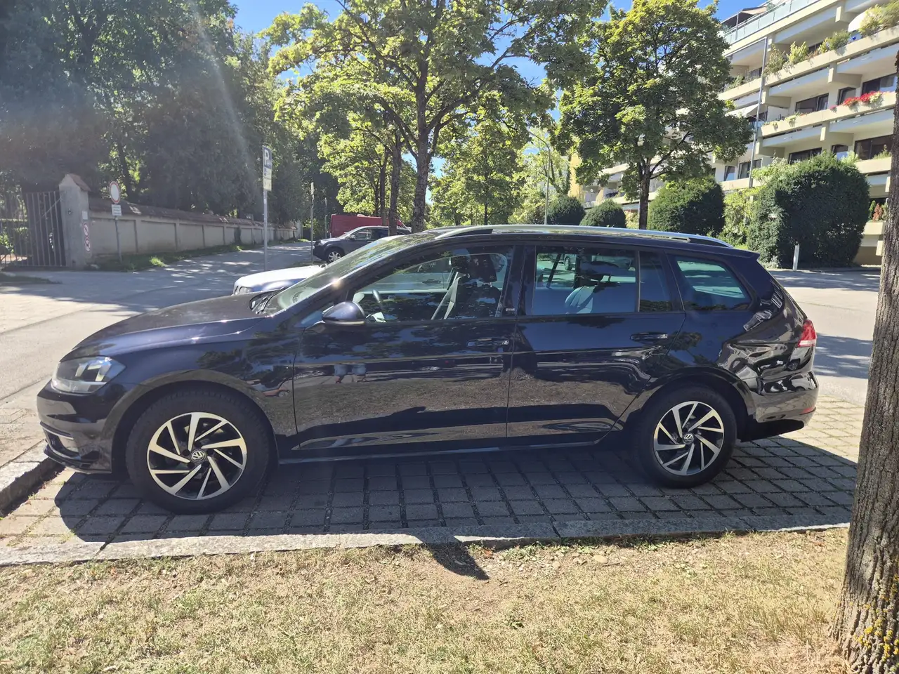 Volkswagen Golf Variant 1.4 TSI Sound — photo 1 of 13