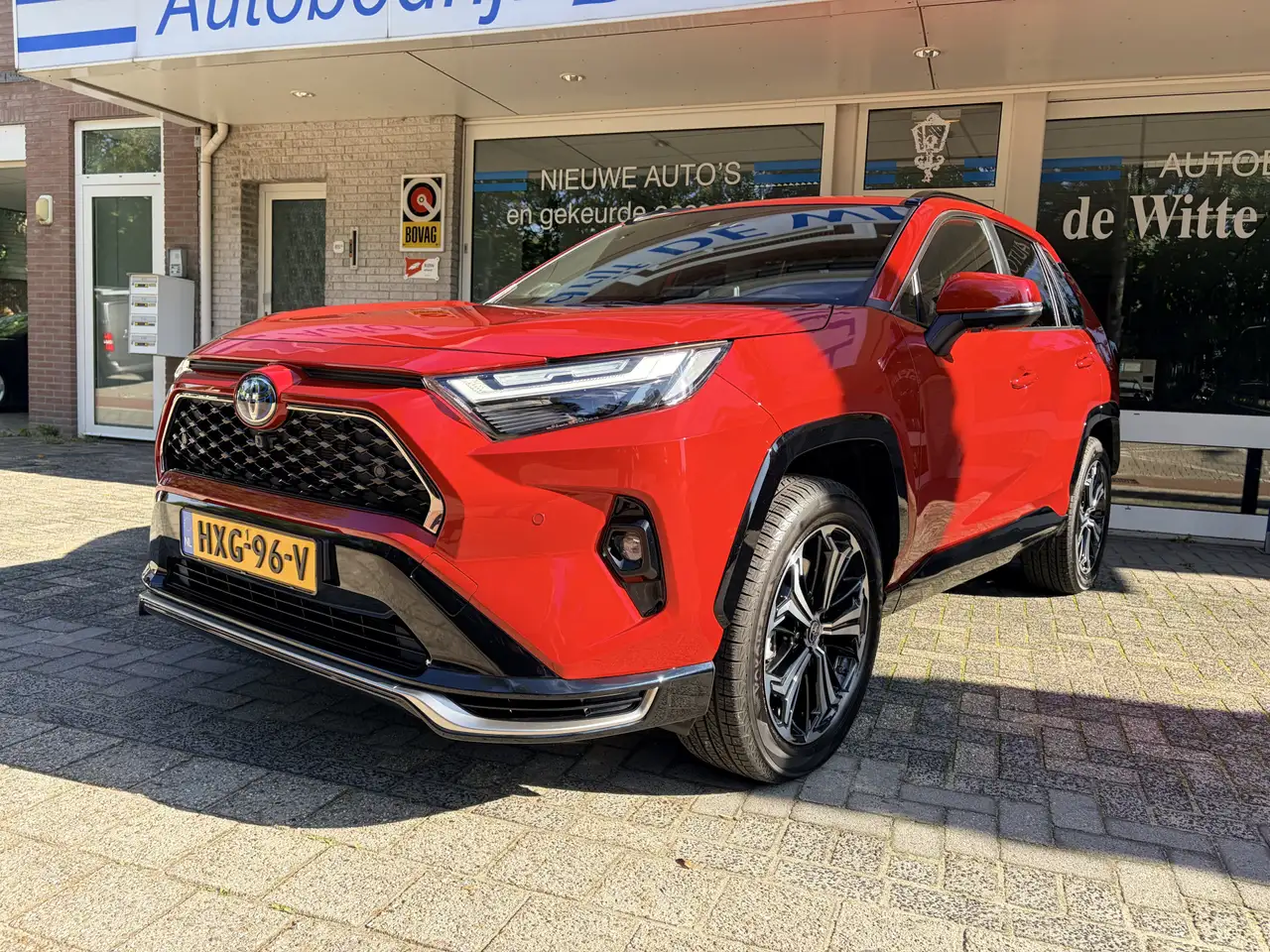 Toyota RAV 4 2.5 Plug-in Hybrid AWD Limited Edition Navi Fullma — photo 1 of 37