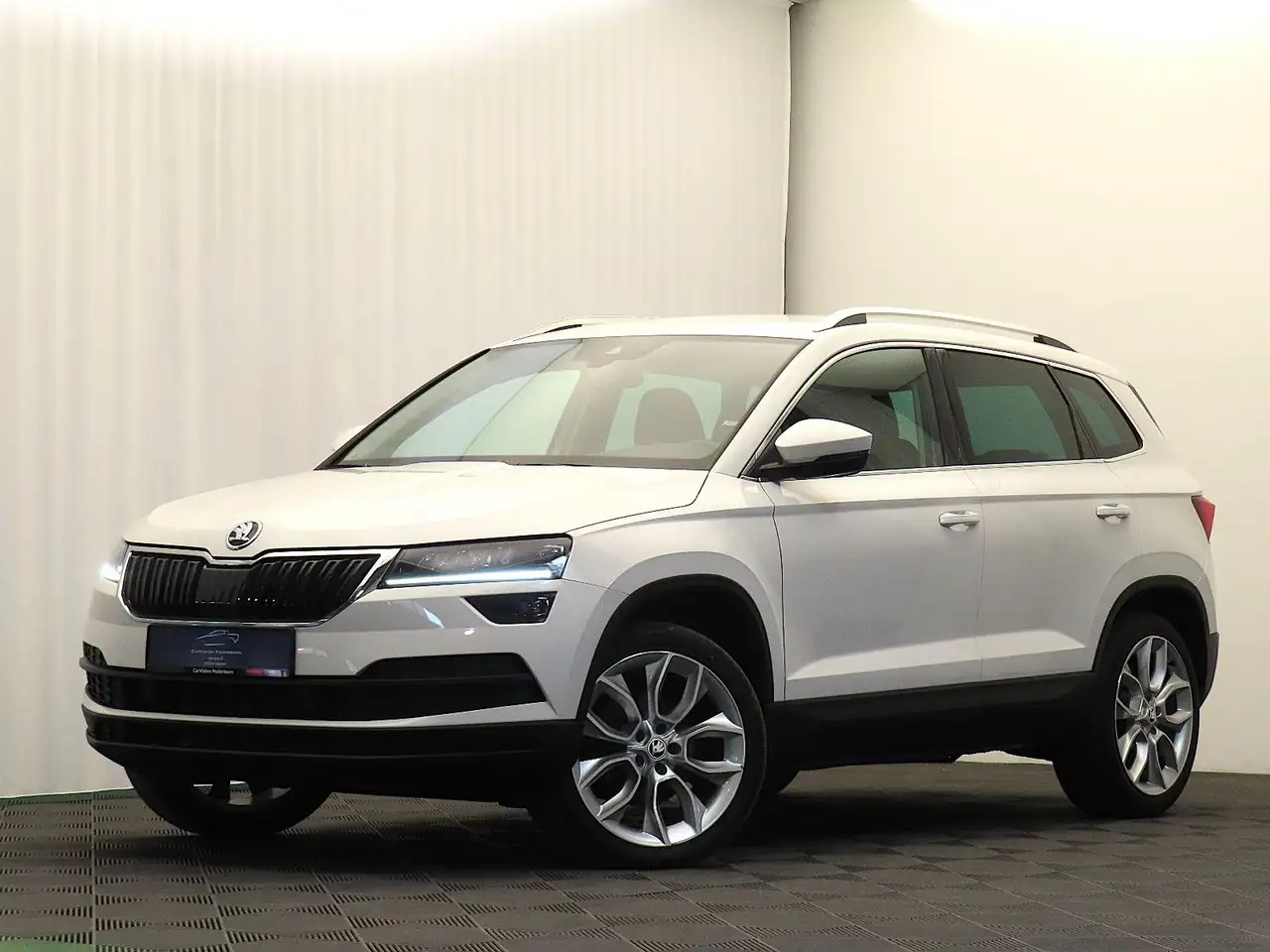 Skoda Karoq Style 4x4 *Aut. / AHK / LED* — photo 1 of 15