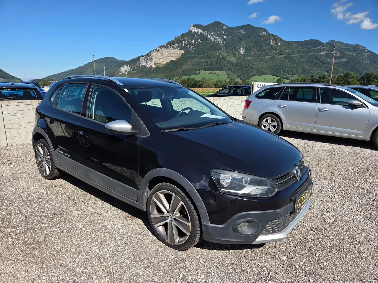 Volkswagen Polo Cross — photo 1 of 9