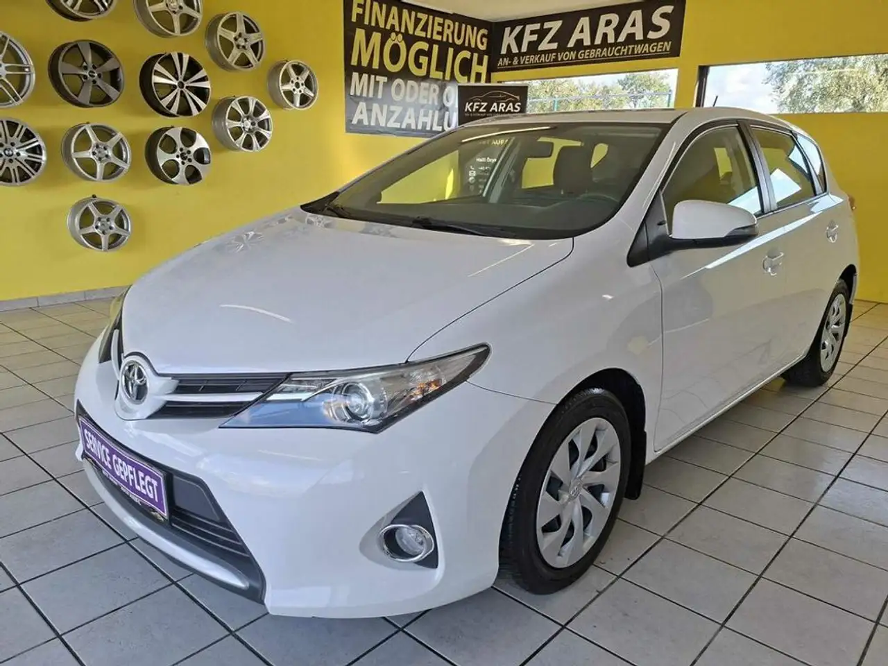 Toyota Auris Active GUTER ZUSTAND, TEMPOMAT, KLIMA — photo 1 of 21
