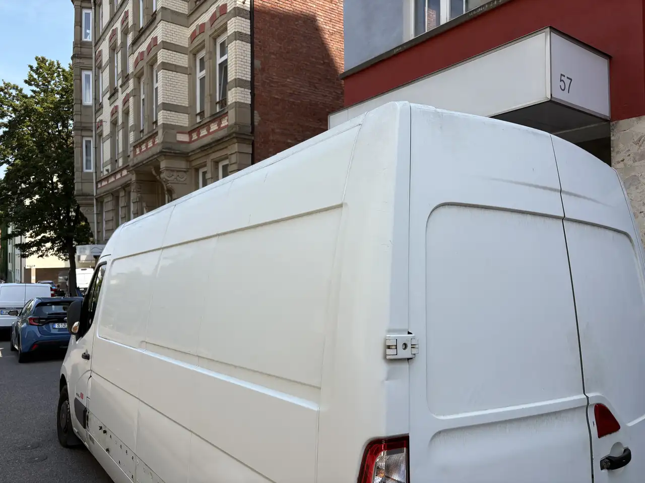 Renault Master dCi 150 FAP L1H2 — photo 1 of 10